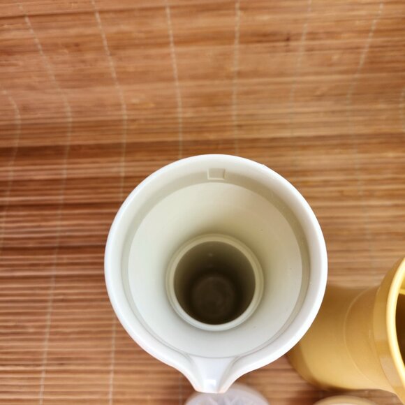 Tupperware Oil & Vinegar Cruet Set Almond Yellow Salad Dressing Container - Picture 9 of 10